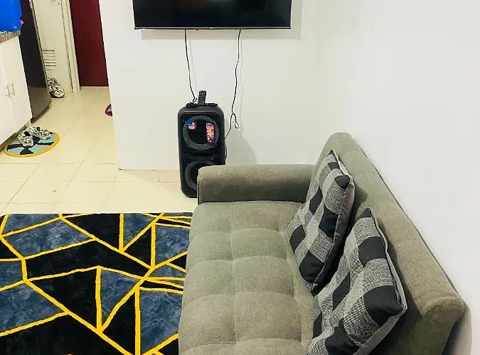 Apartahotel Casa De Lalun Staycations Deca Homes *